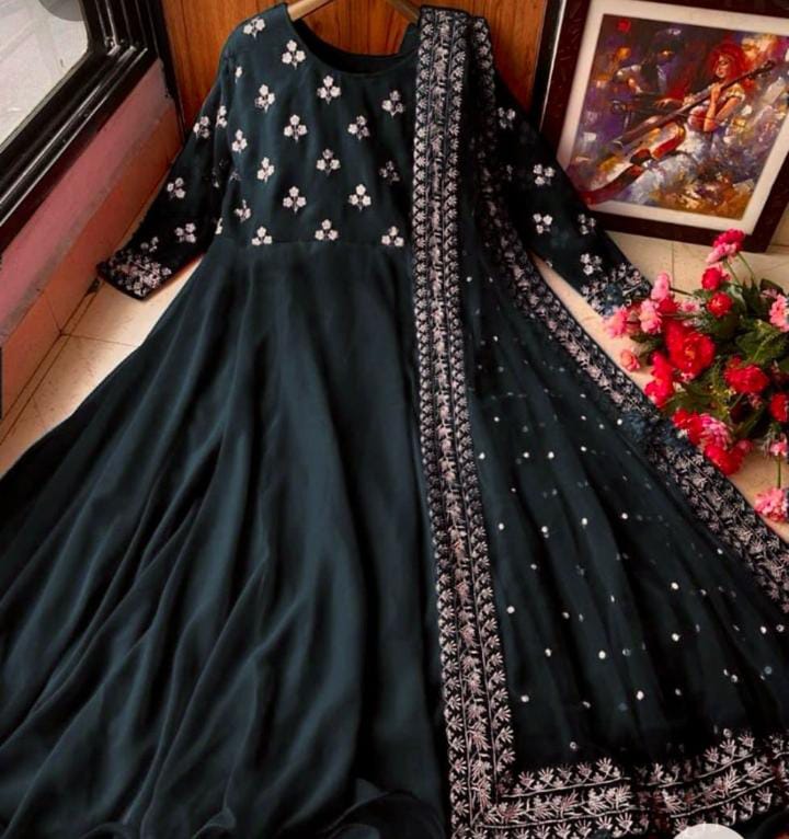 Shafoon Embroidered Maxi 3pcs* WEDDING  🎗️